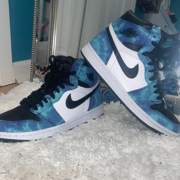 COPY - Jordan 1 Retro High Tie Dye - Picture 2 of 5
